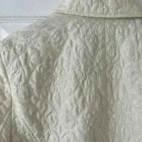 Requirements white jacket - Picture 5 of 8